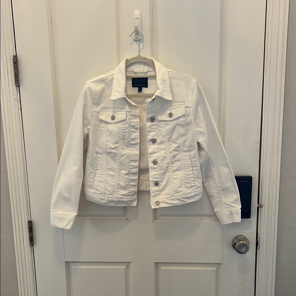 EUC Banana Republic white denim jacket